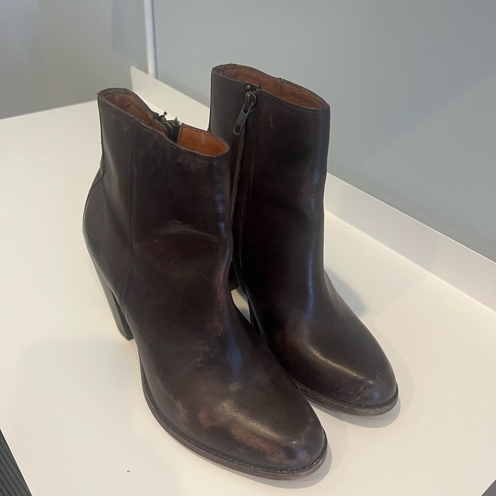 Frye ankle boots size 8